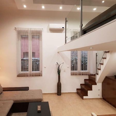 Beige & Brown Apartment Budapest Exterior photo