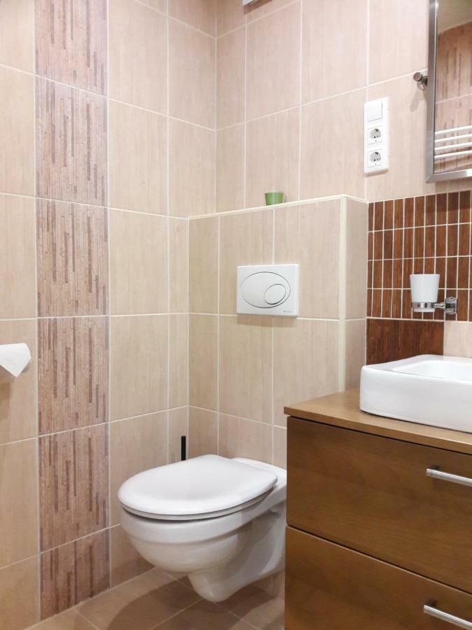 Beige & Brown Apartment Budapest Exterior photo